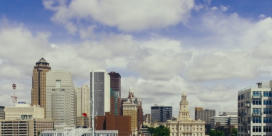 Picture of Des Moines, IA skyline
